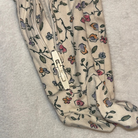 (2 for $10) Carters Cream Floral Footed sleeper One-Piece Pajamas for Kids - Picture 5 of 9